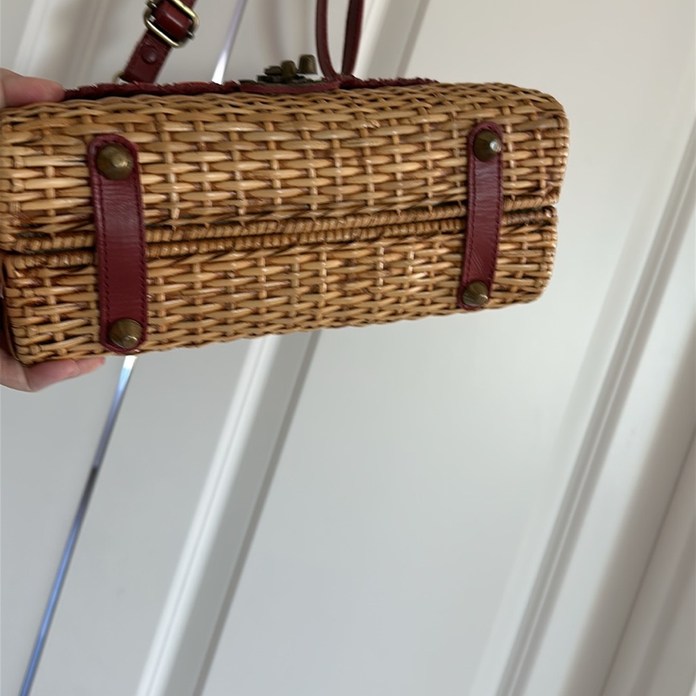 PreOwned Excellent Condition Gendhis Ratan bag with 2 straps - Picture 4 of 16